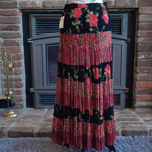 Coldwater Creek Floral Skirt NWT - Picture 2 of 4